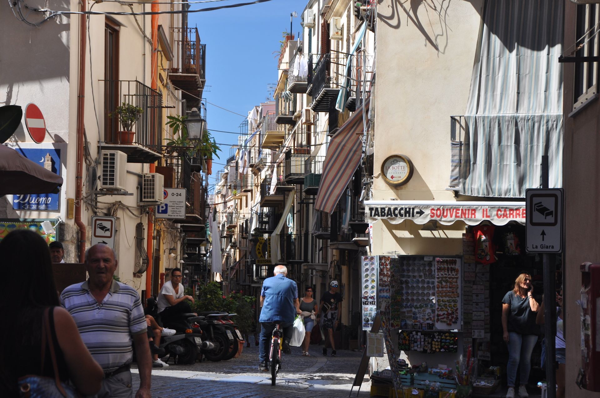 Cefalù (Photo license: CC BY 2.0)